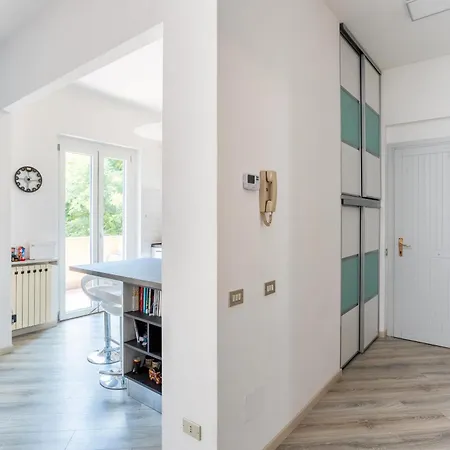 Rocca House 아파트 *