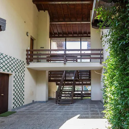 Rocca House Apartman Angera