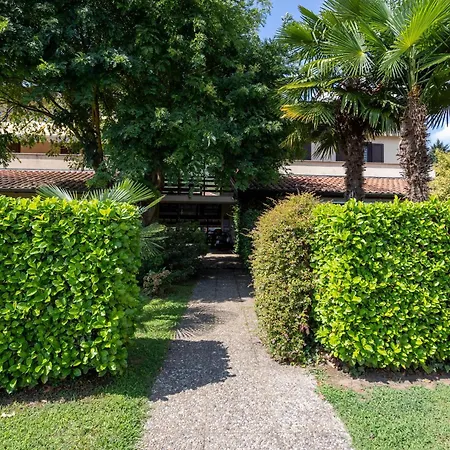 Rocca House Apartman Angera